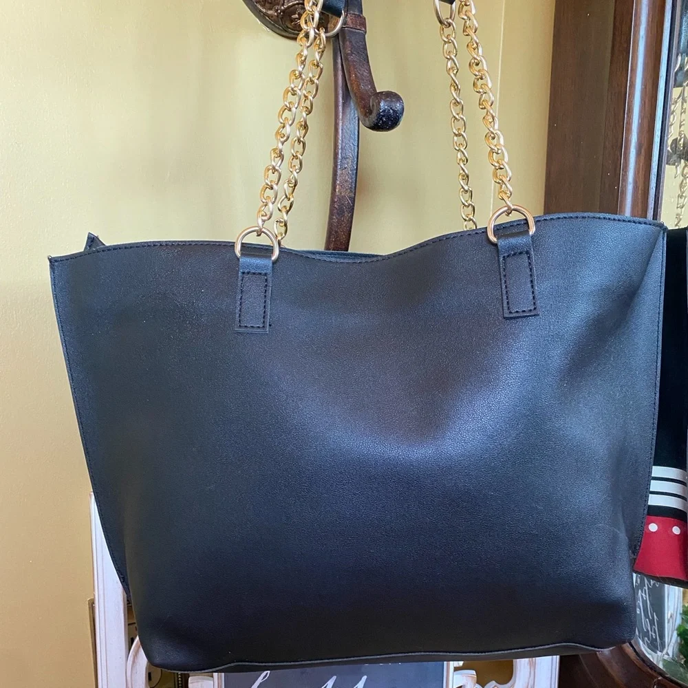 Betty Boop Black and Red Tote with Gold Tone Chain - Picture 2 of 16
